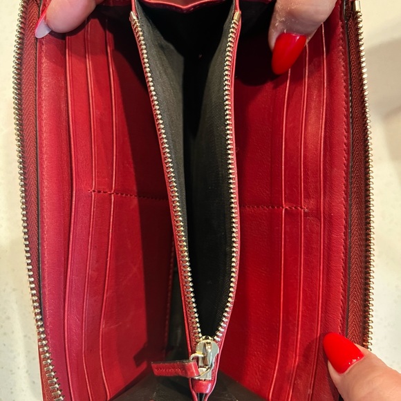 Authentic Gucci Beige/Red GG Canvas Zip Around
Wallet - Picture 8 of 9
